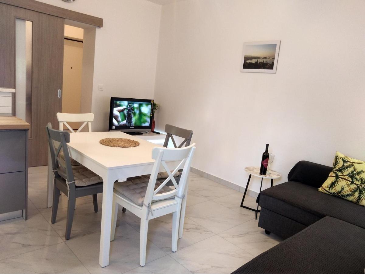 Deluxe Apartment Joia With Balcony On The Beach Bacvice, Free Parking, Old Town, Near Ferry Port Split Ngoại thất bức ảnh